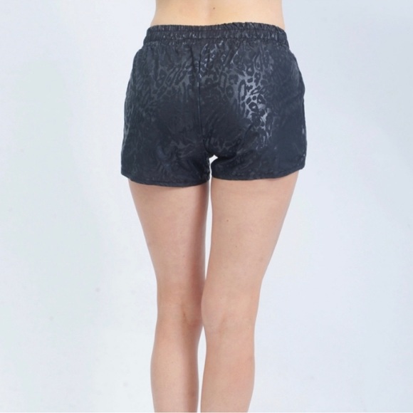 Zyia Black Bomber Tonal Animal Print Active Workout Exercise Shorts XXL NWT - Picture 5 of 15